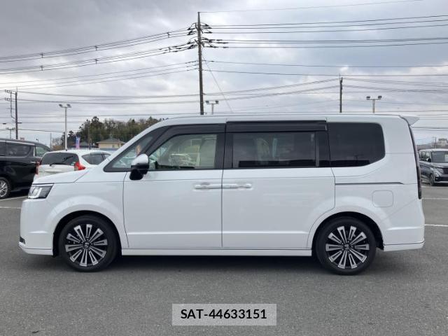 Honda e 2023-11 8012281-1