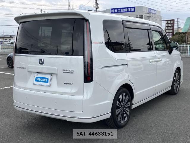 Honda e 2023-11 8012281-2