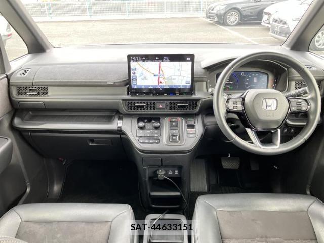 Honda e 2023-11 8012281-3