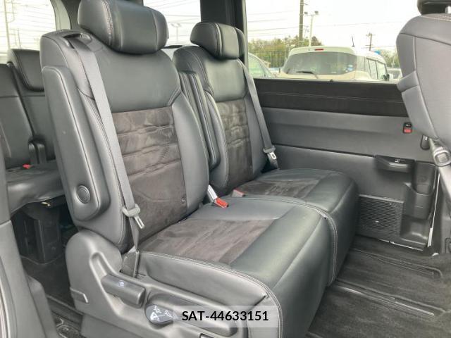Honda e 2023-11 8012281-5