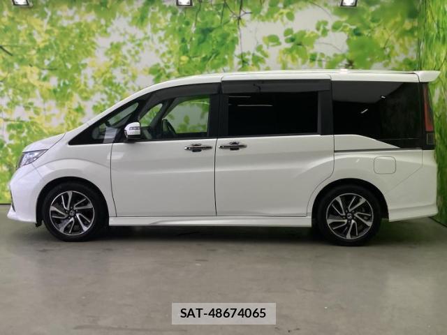 Honda e 2017-04 8012308-1