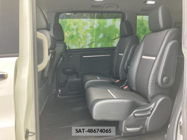 Honda e 2017-04 8012308-7