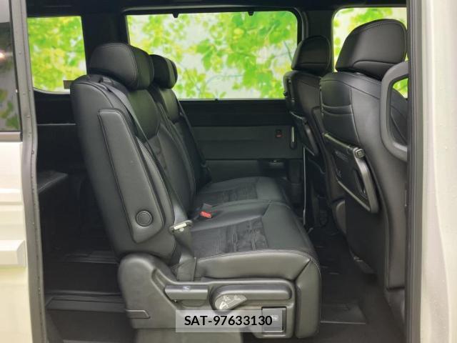 Honda e 2025-07 8012314-4