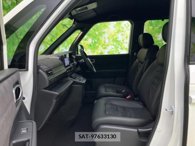 Honda e 2025-07 8012314-6