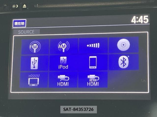 Honda e 2015-06 8012344-10