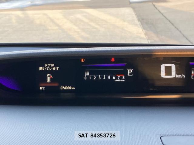 Honda e 2015-06 8012344-14