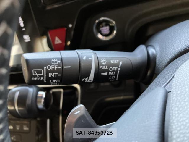 Honda e 2015-06 8012344-17