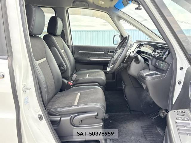 Honda e 2017-04 8012348-3