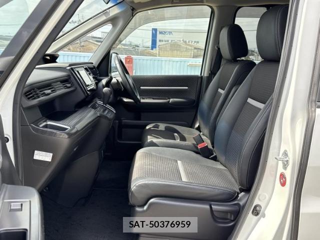 Honda e 2017-04 8012348-6