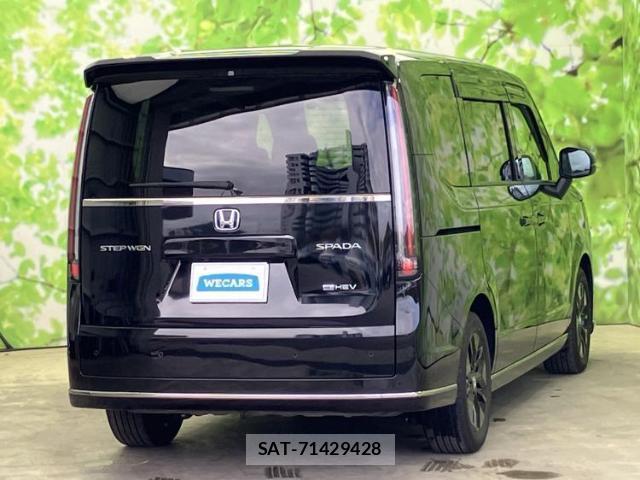 Honda e 2024-04 8012404-2