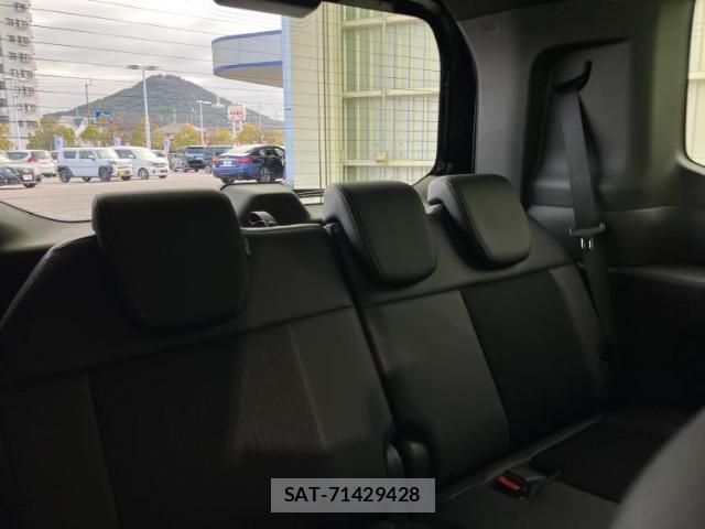 Honda e 2024-04 8012404-5