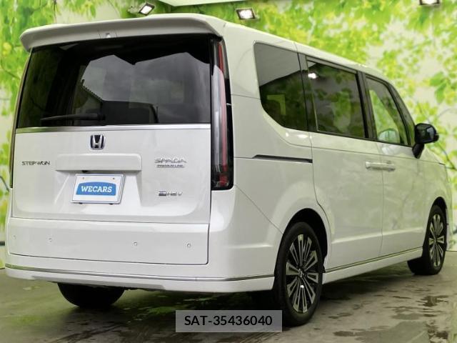 Honda e 2024-08 8012410-2