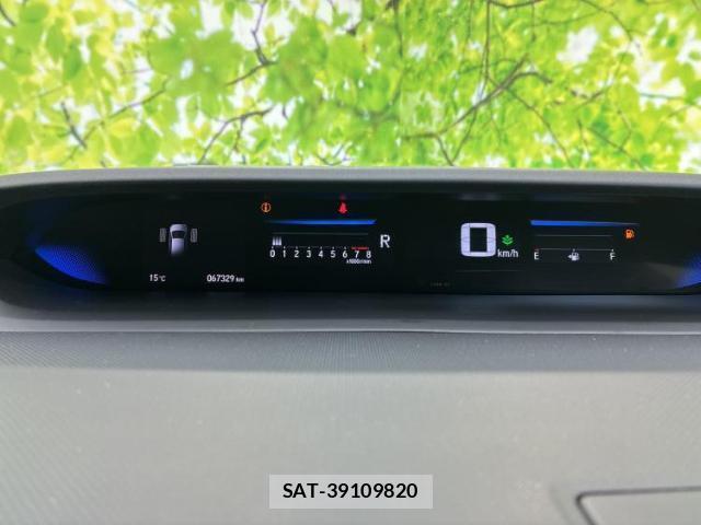 Honda e 2016-10 8012419-12