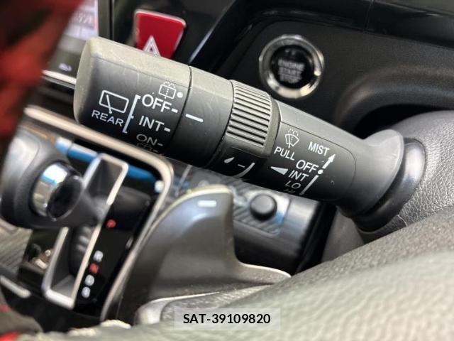 Honda e 2016-10 8012419-15