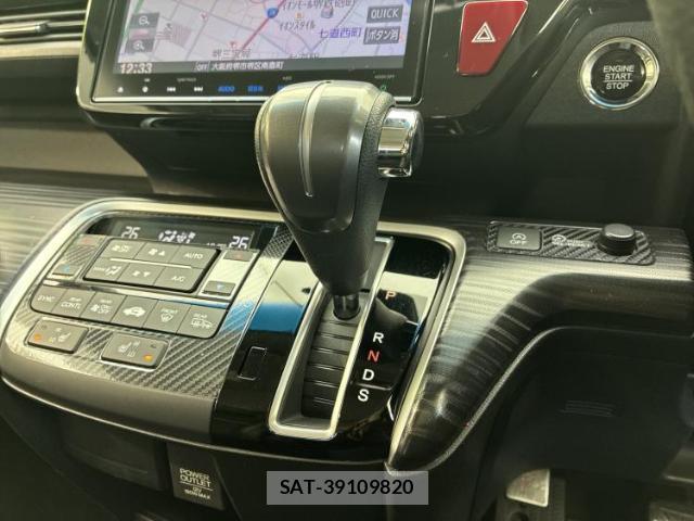 Honda e 2016-10 8012419-16