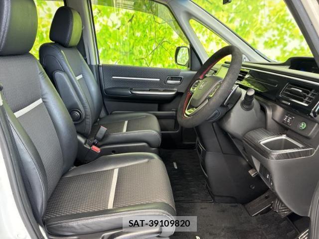 Honda e 2016-10 8012419-3