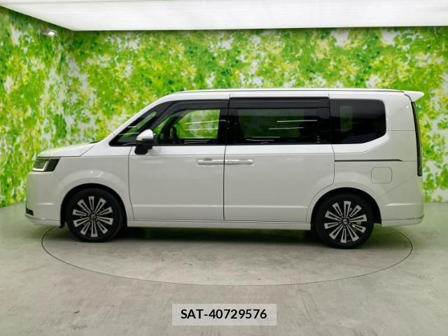 Honda e 2023-10 8012428-1