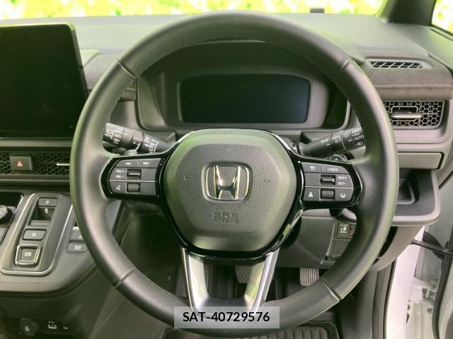 Honda e 2023-10 8012428-15