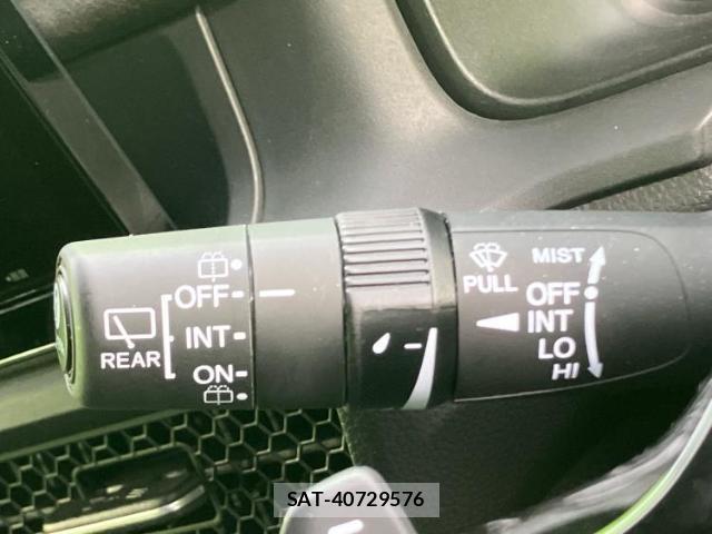 Honda e 2023-10 8012428-17