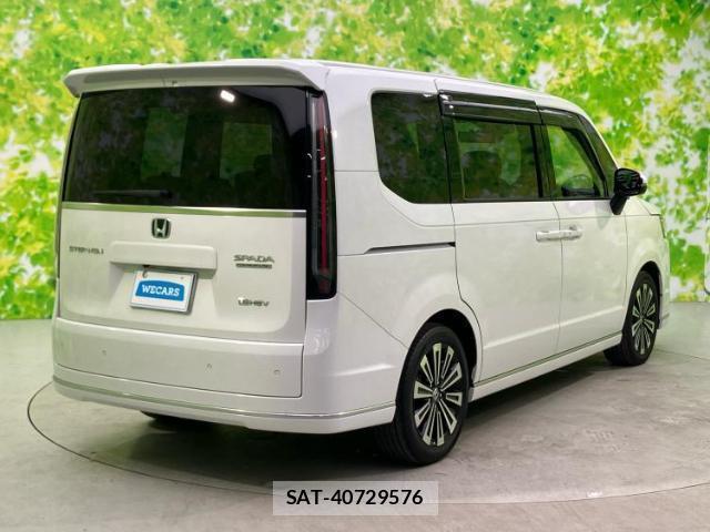 Honda e 2023-10 8012428-2