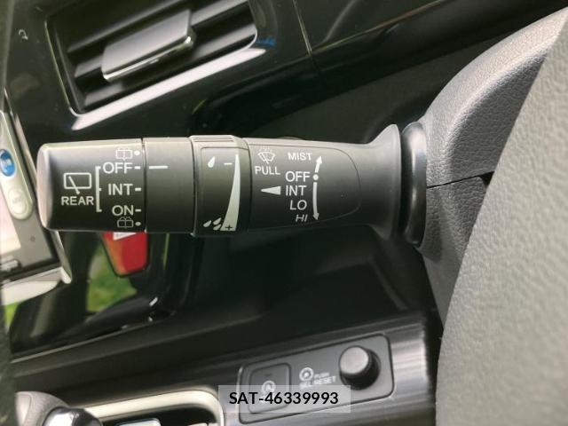 Honda e 2015-07 8012431-16