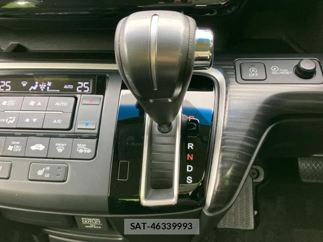 Honda e 2015-07 8012431-17