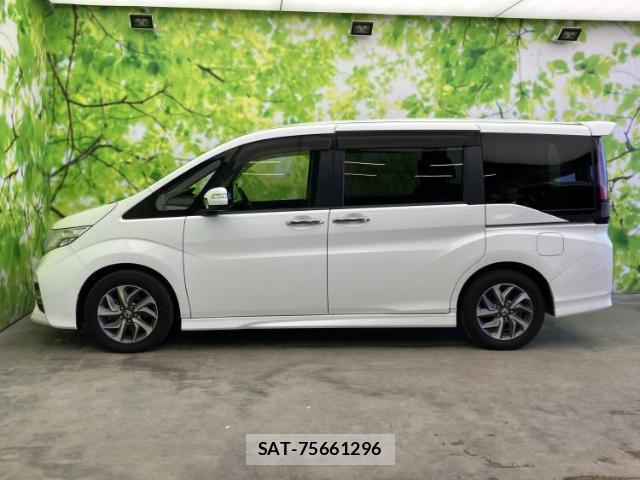 Honda e 2015-09 8012440-1
