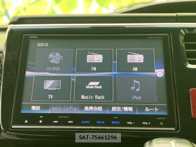 Honda e 2015-09 8012440-10