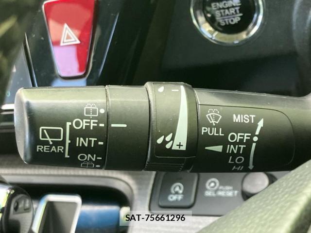 Honda e 2015-09 8012440-15