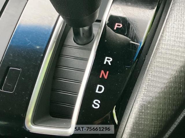Honda e 2015-09 8012440-16