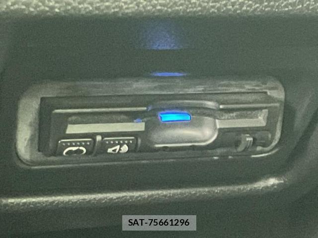 Honda e 2015-09 8012440-17
