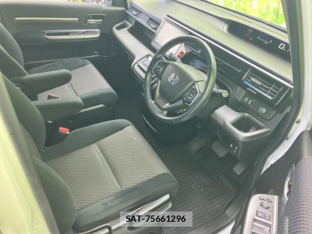 Honda e 2015-09 8012440-3