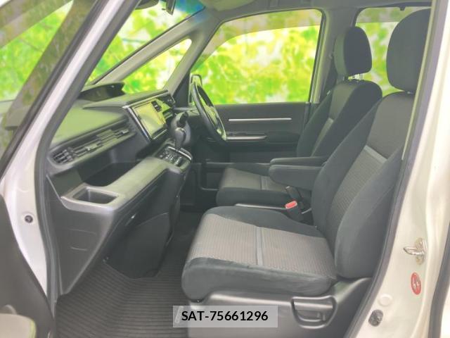 Honda e 2015-09 8012440-6