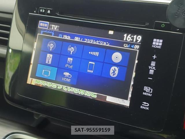Honda e 2015-08 8012444-10
