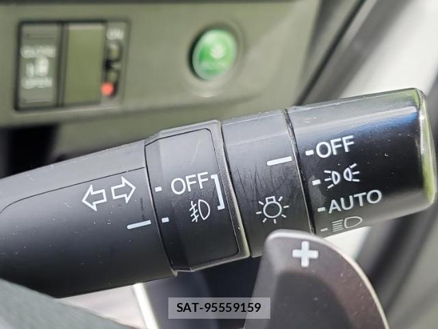 Honda e 2015-08 8012444-15