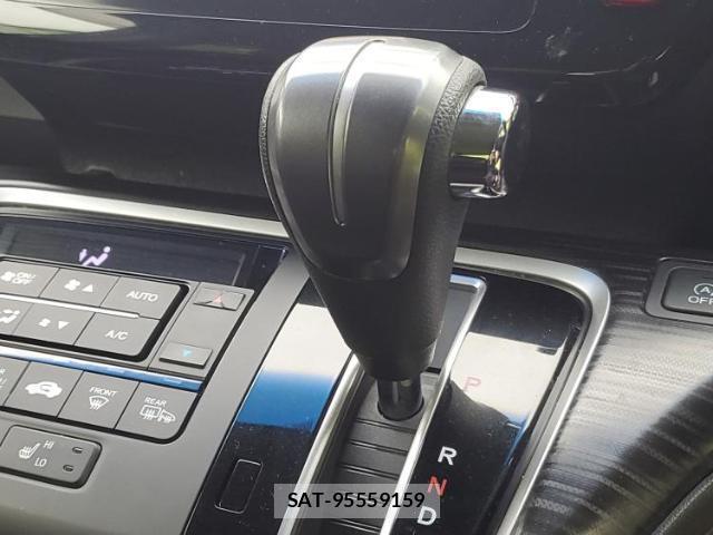 Honda e 2015-08 8012444-17