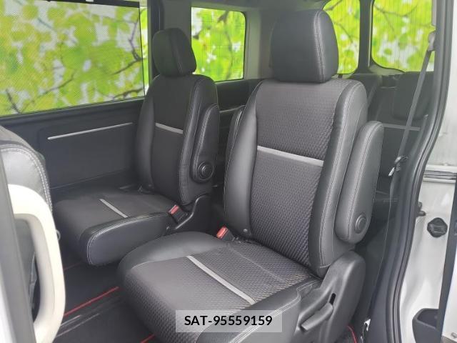 Honda e 2015-08 8012444-7