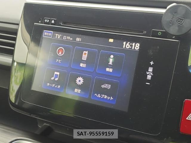 Honda e 2015-08 8012444-8