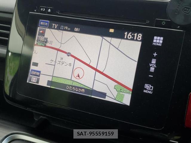 Honda e 2015-08 8012444-9
