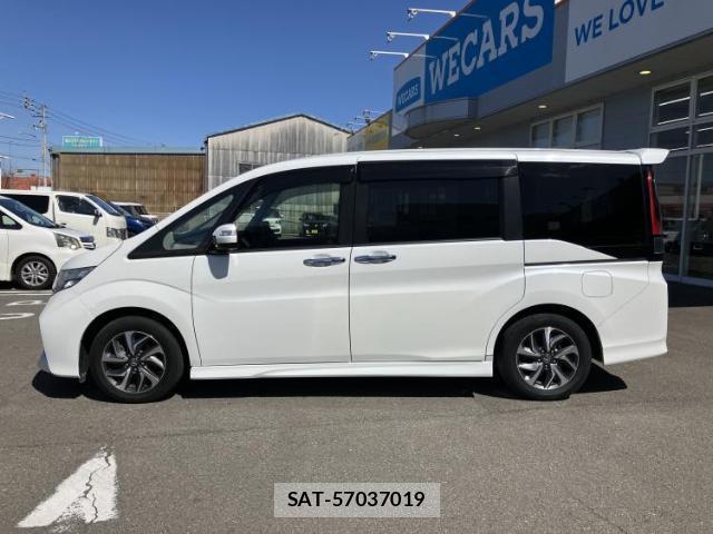Honda e 2015-05 8012459-1