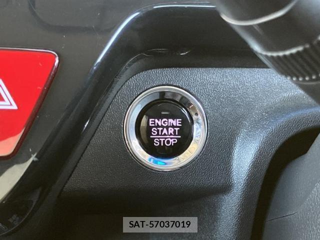 Honda e 2015-05 8012459-13