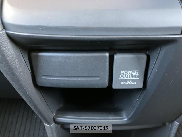 Honda e 2015-05 8012459-14
