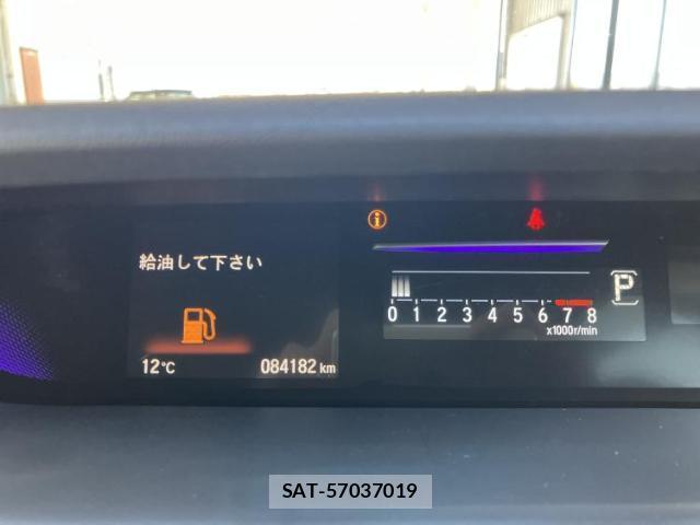 Honda e 2015-05 8012459-16