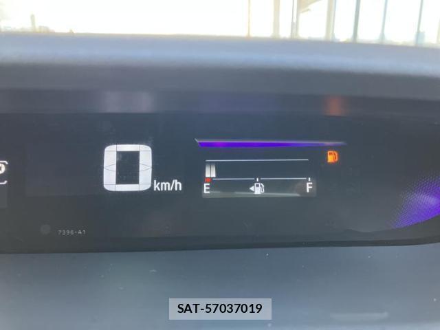 Honda e 2015-05 8012459-17