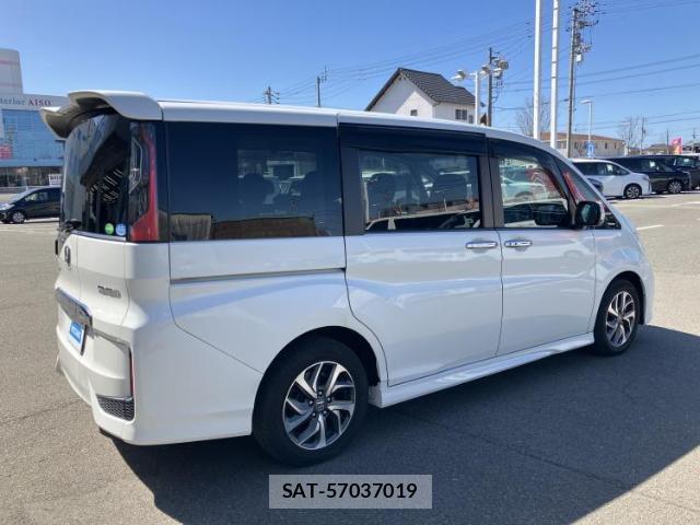 Honda e 2015-05 8012459-2