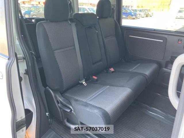Honda e 2015-05 8012459-4