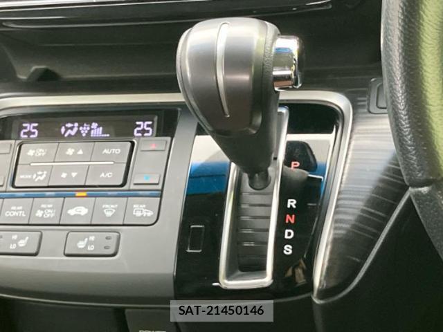 Honda e 2017-04 8012469-17