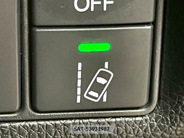 Honda e 2018-03 8012483-5
