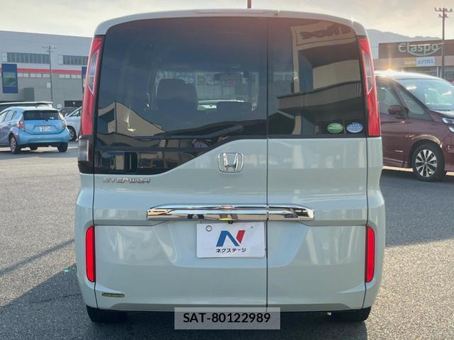 Honda e 2015-12 8003202-16