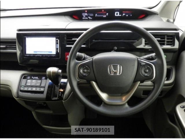 Honda e 2015-09 8003262-2